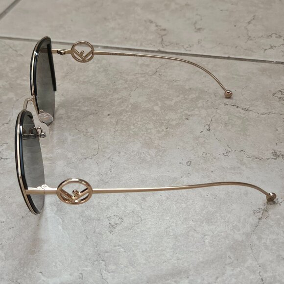 NWOT FENDI BUTTERFLY ITALY BLACK GOLD CAT EYE METAL F LOGO OVERSIZED SUNGLASSES main image 7